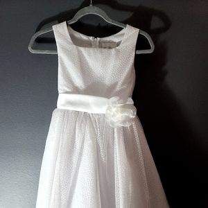 Rare Addictions White Flower Girl size 10 sleeveless, Long VERY Clean Classy